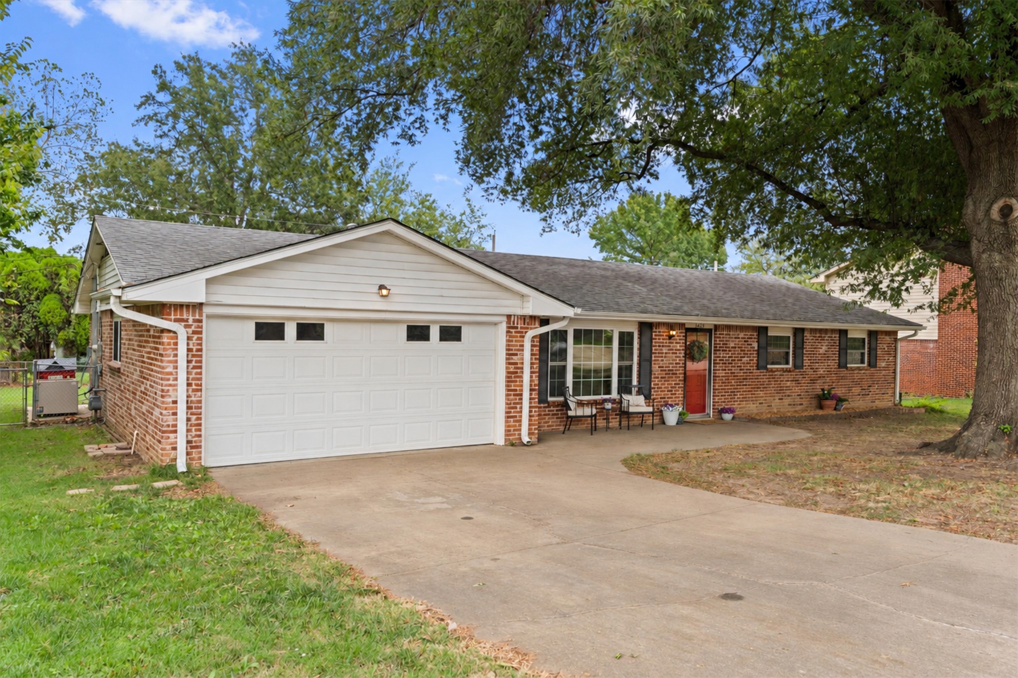 1250 Macklyn Lane Property Photo 1