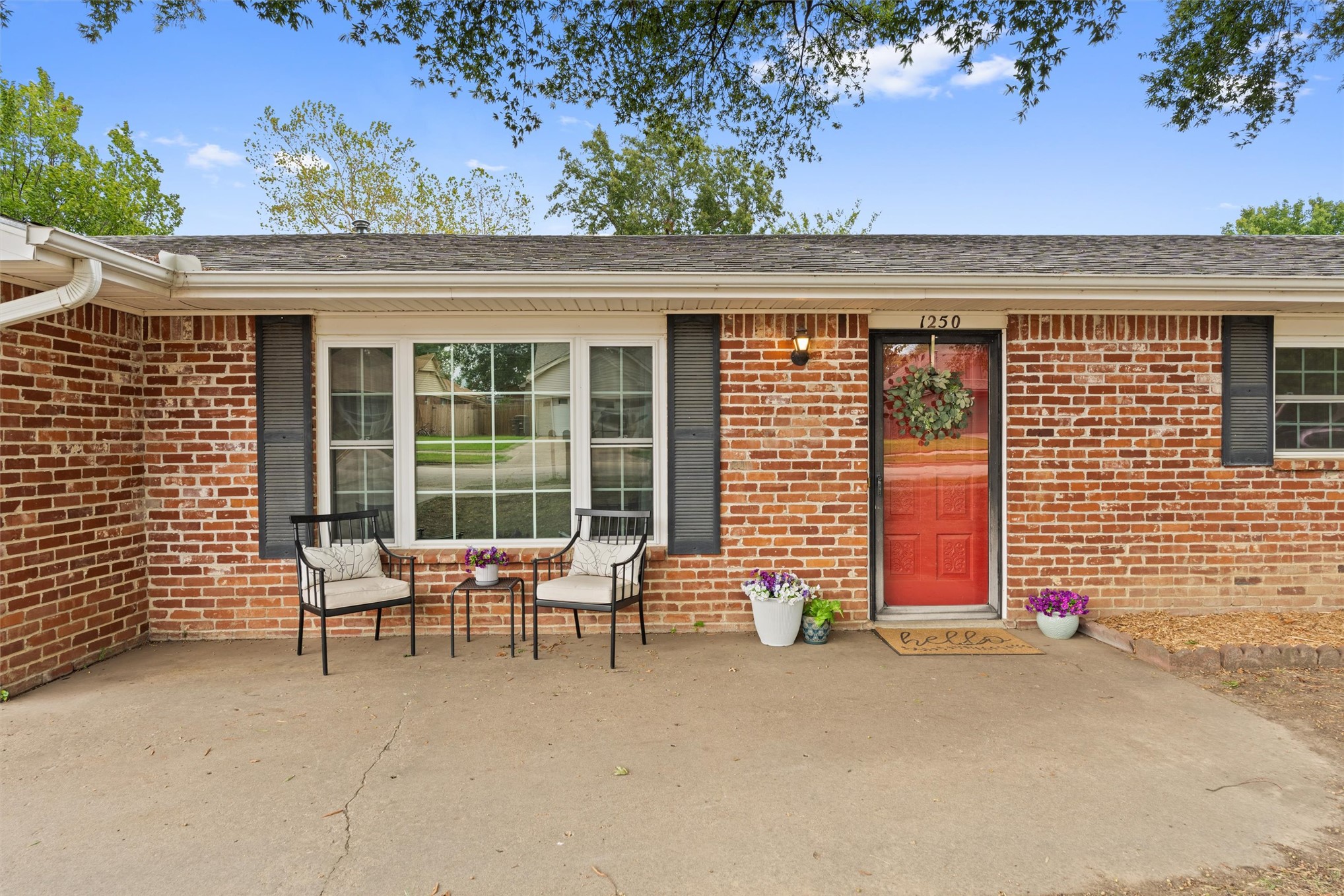1250 Macklyn Lane Property Photo 3