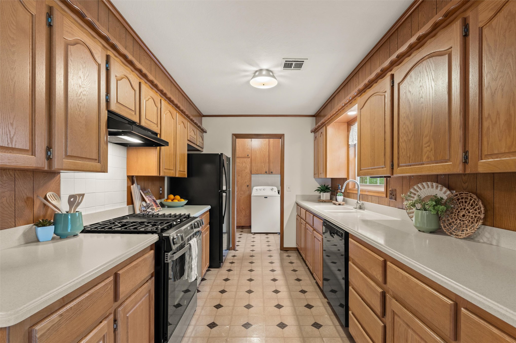 1250 Macklyn Lane Property Photo 11
