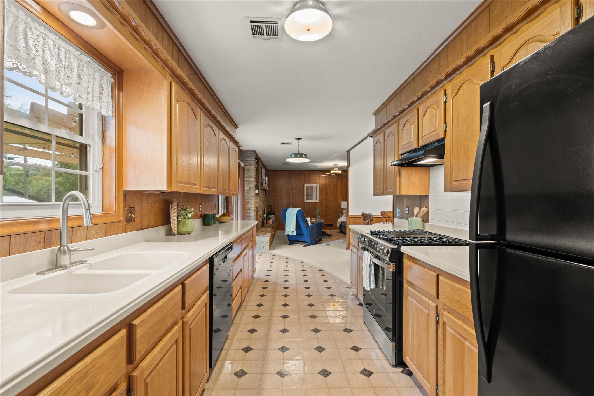 1250 Macklyn Lane Property Photo 13
