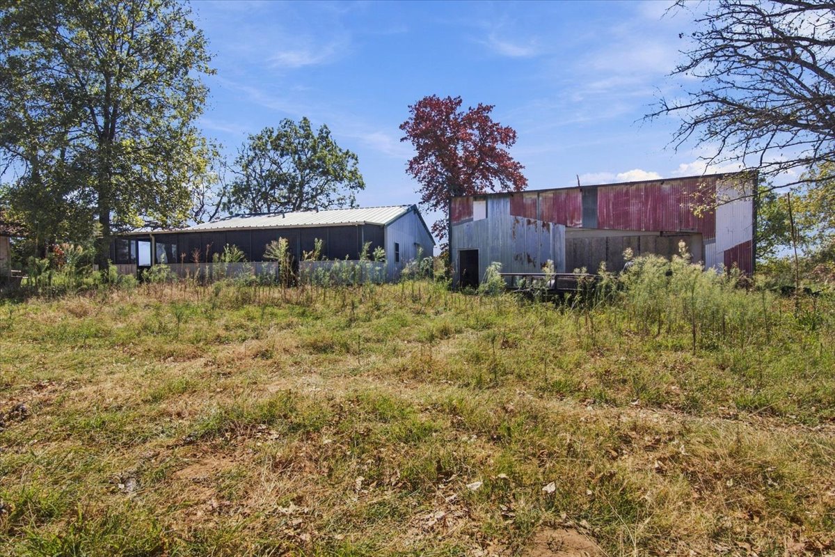 1833 County Road 1405 Property Photo 3