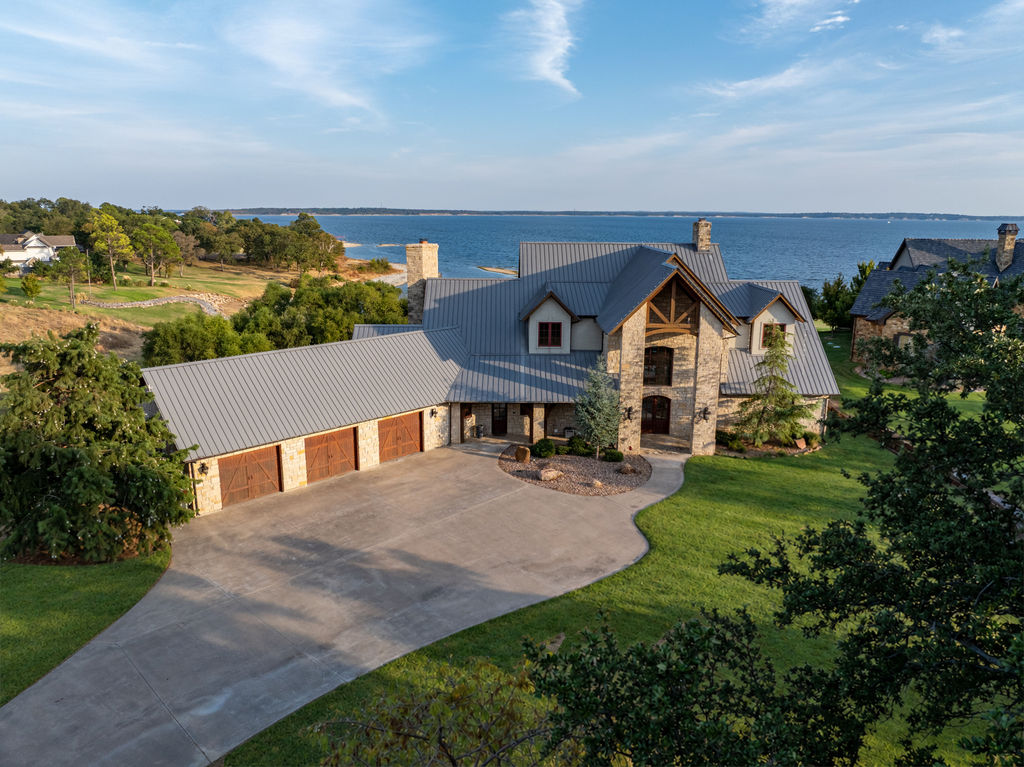 8795 Lake View Drive Property Photo 1