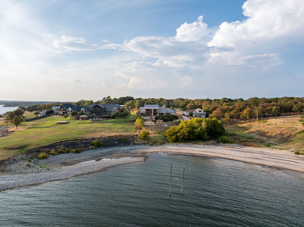 8795 Lake View Drive Property Photo 7
