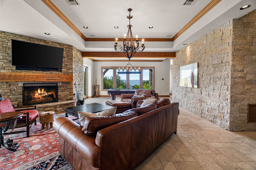 8795 Lake View Drive Property Photo 9