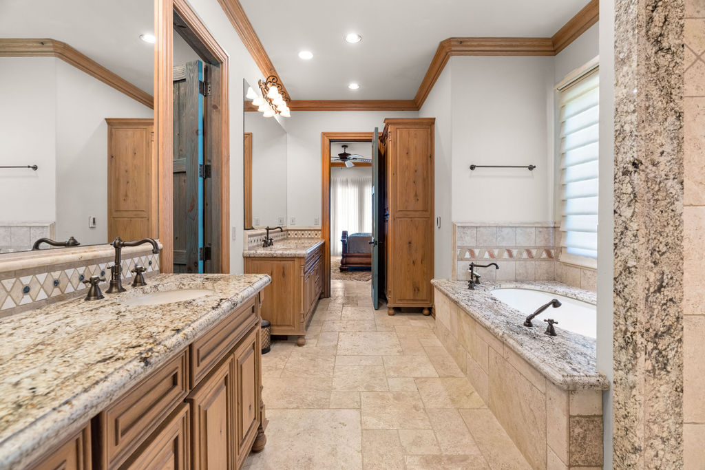 8795 Lake View Drive Property Photo 20