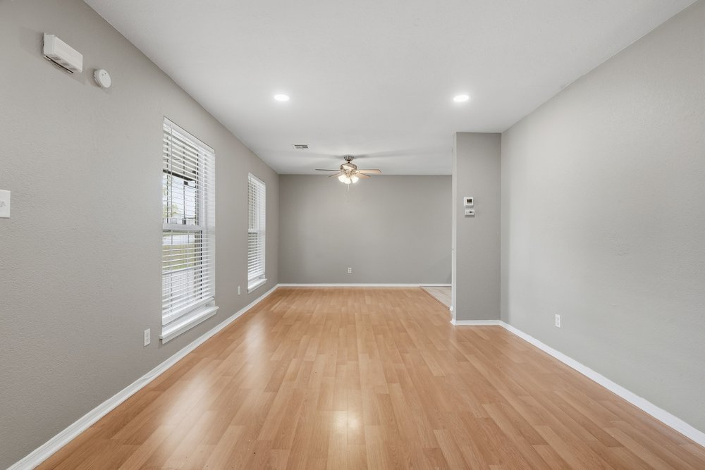 607 W 150th Street S Property Photo 4