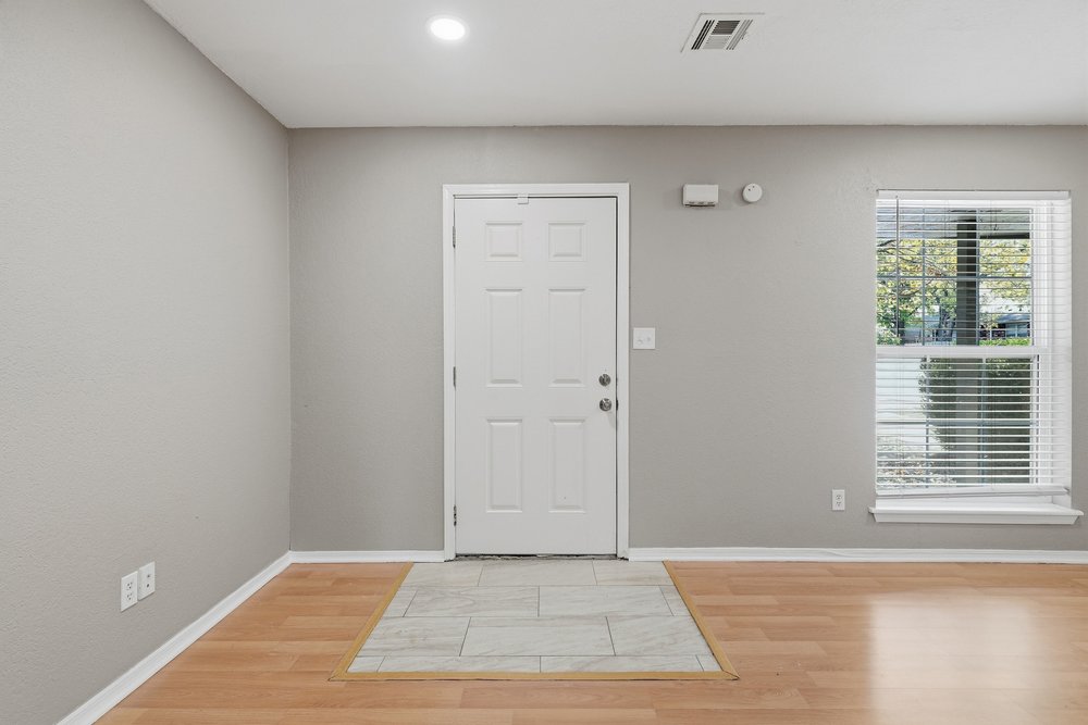 607 W 150th Street S Property Photo 5