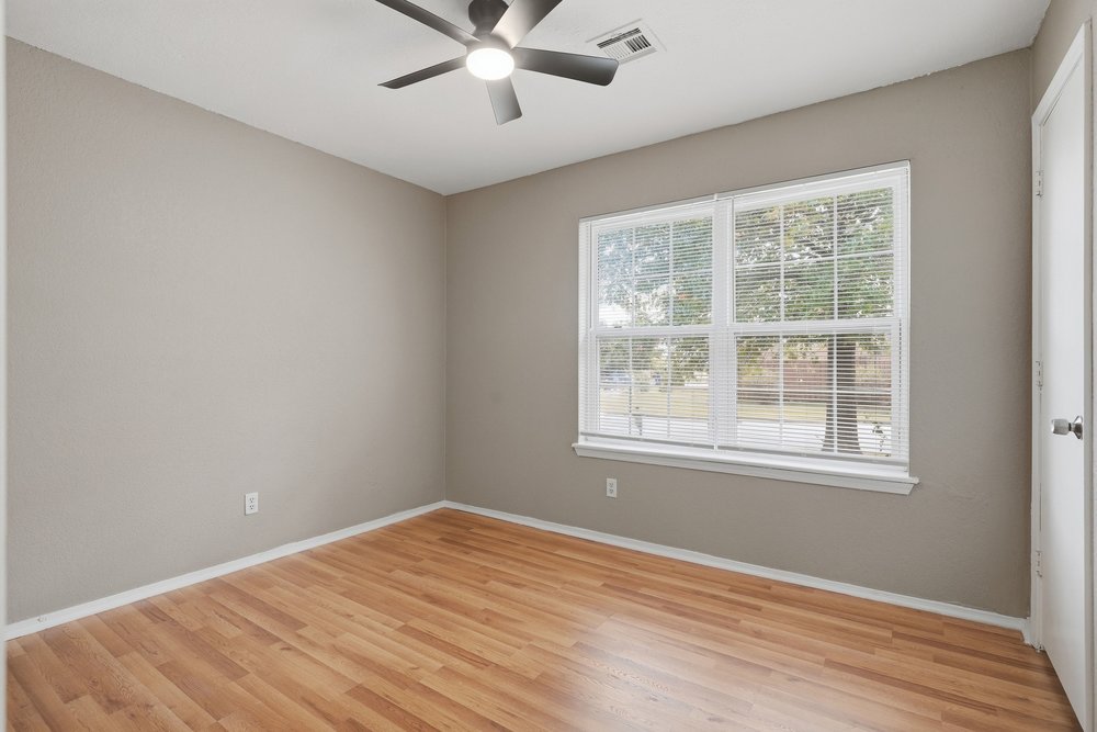 607 W 150th Street S Property Photo 17