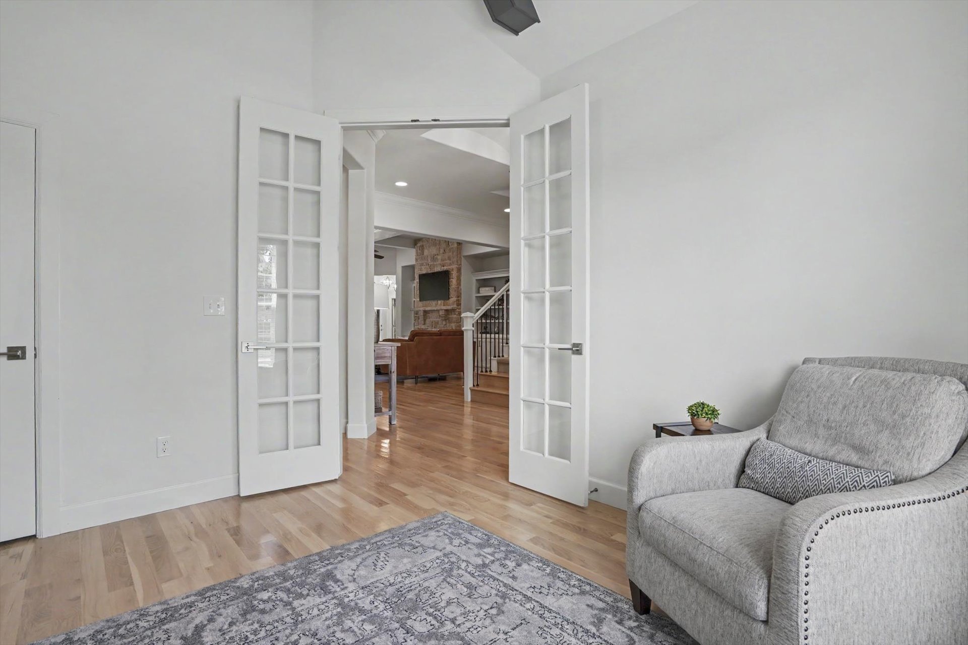 7112 S Chestnut Avenue Property Photo 30