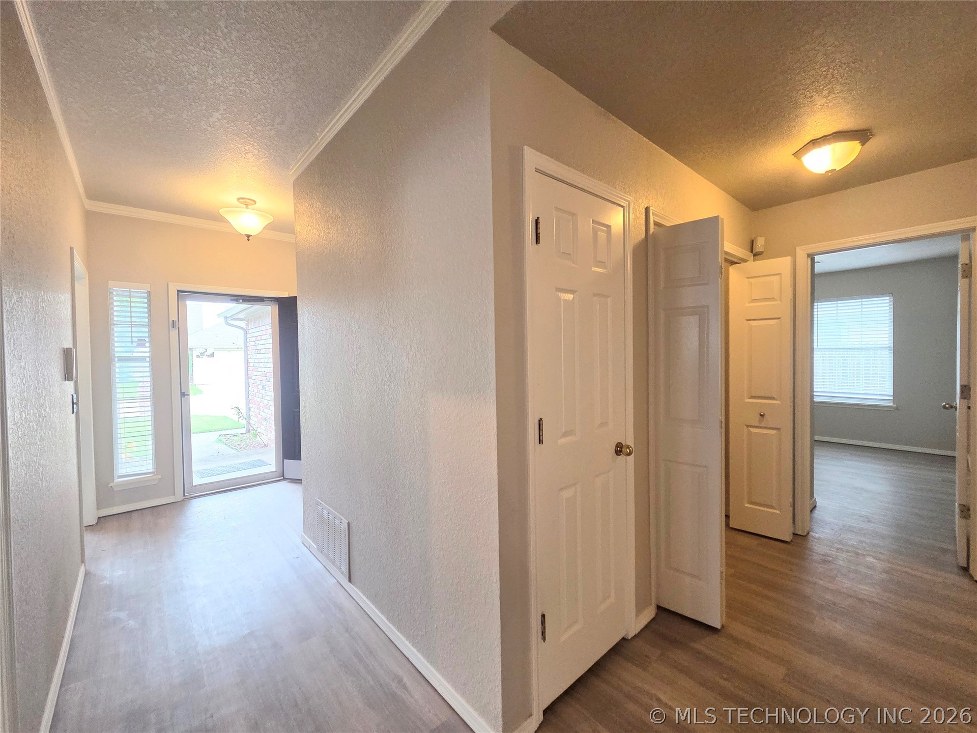 5216 E 90th Street Property Photo 3