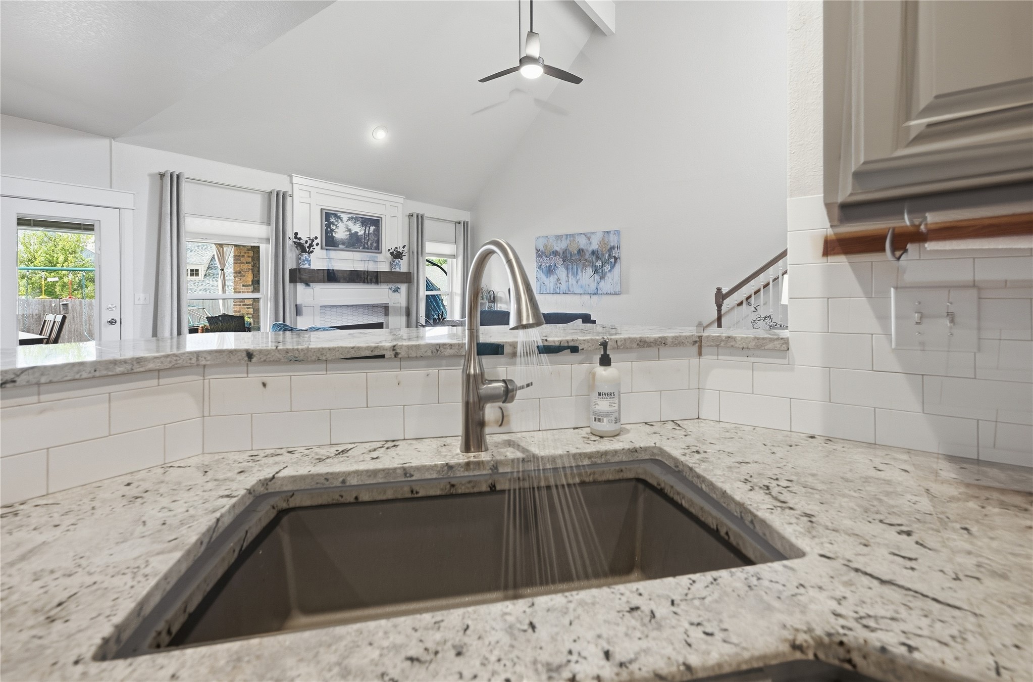 4108 S Redwood Avenue Property Photo 11