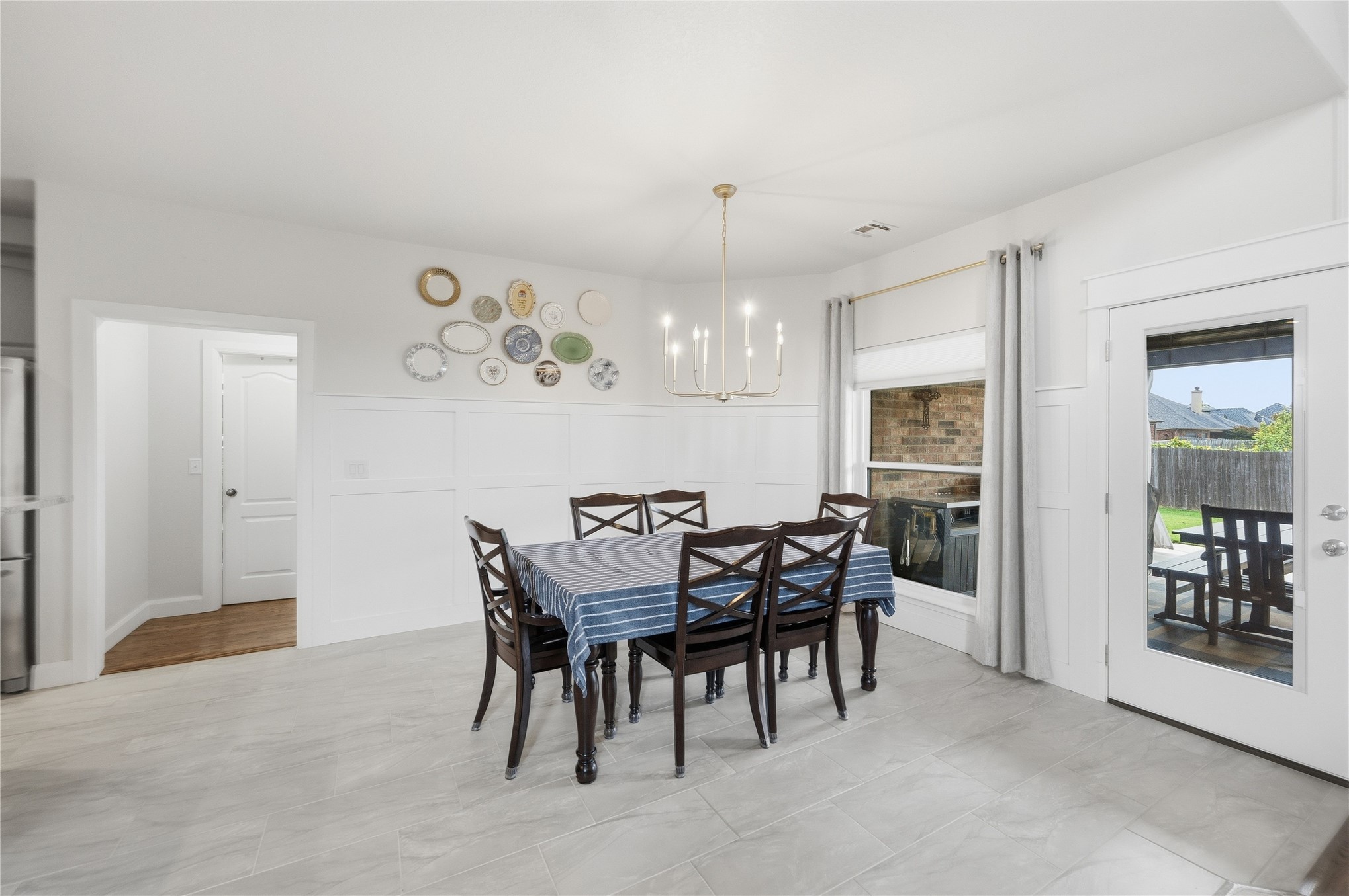 4108 S Redwood Avenue Property Photo 14