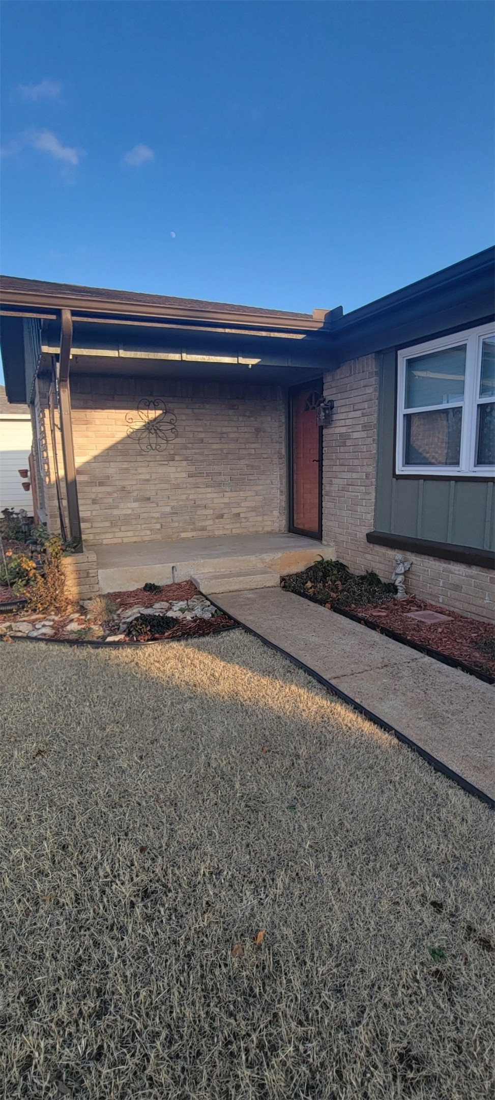 404 Antigua Court Property Photo 2