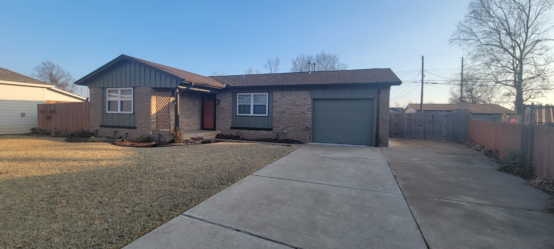 404 Antigua Court Property Photo 3