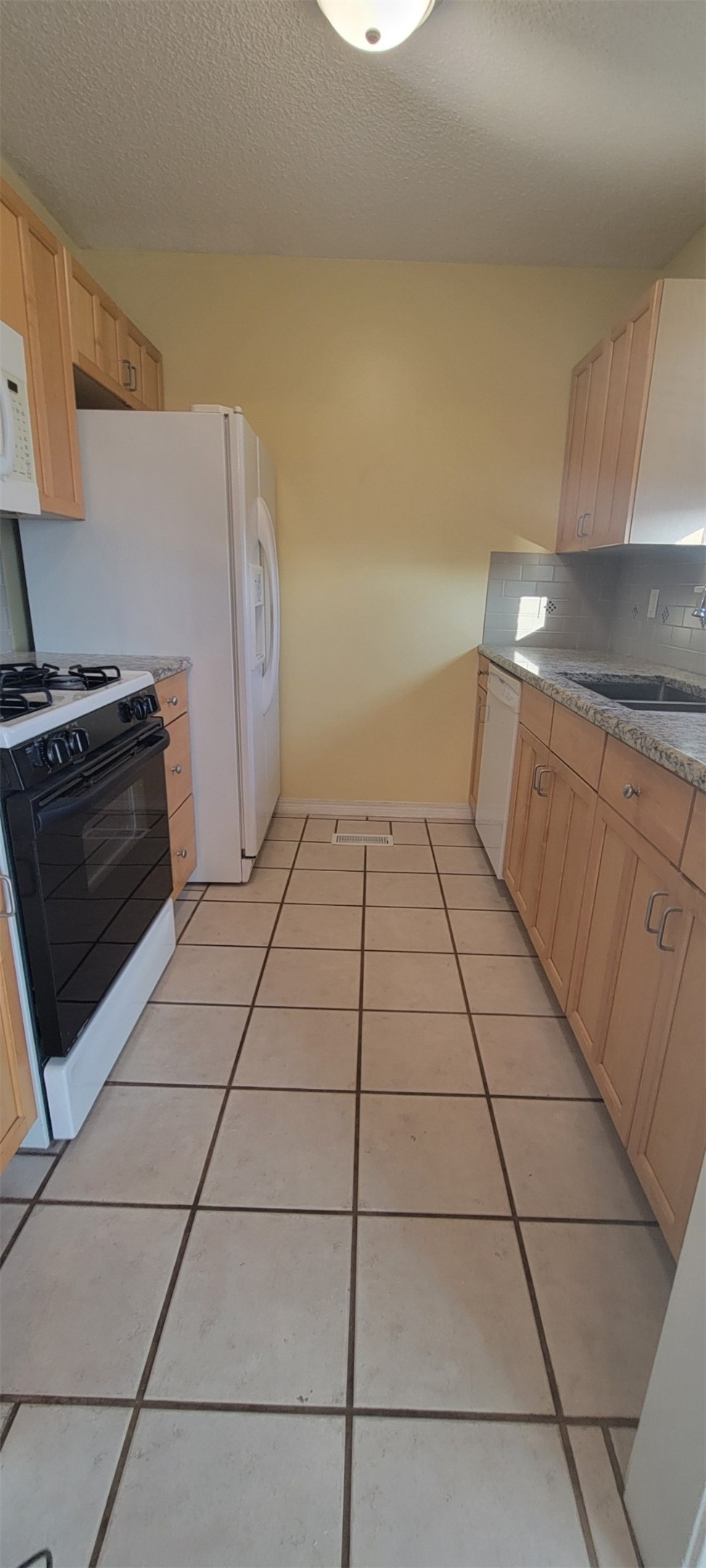 404 Antigua Court Property Photo 8