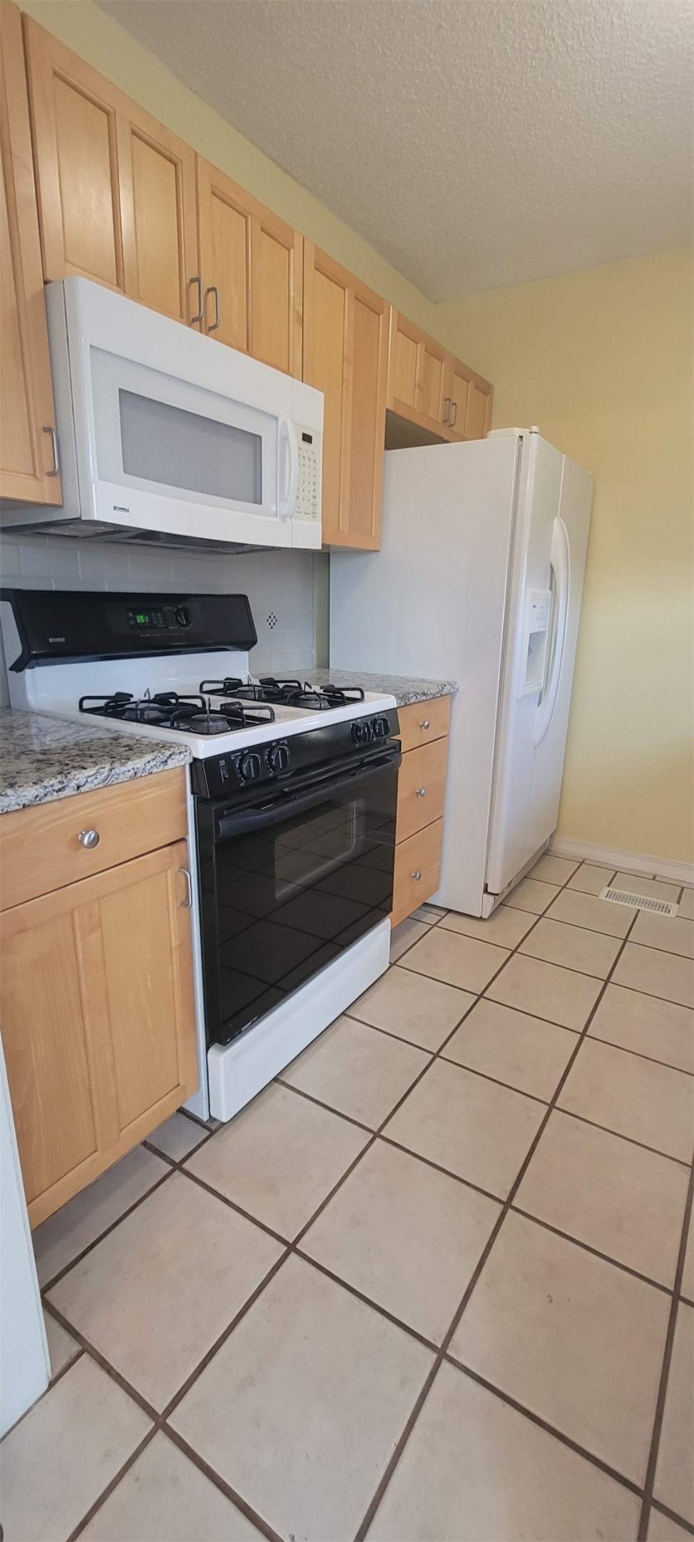 404 Antigua Court Property Photo 9