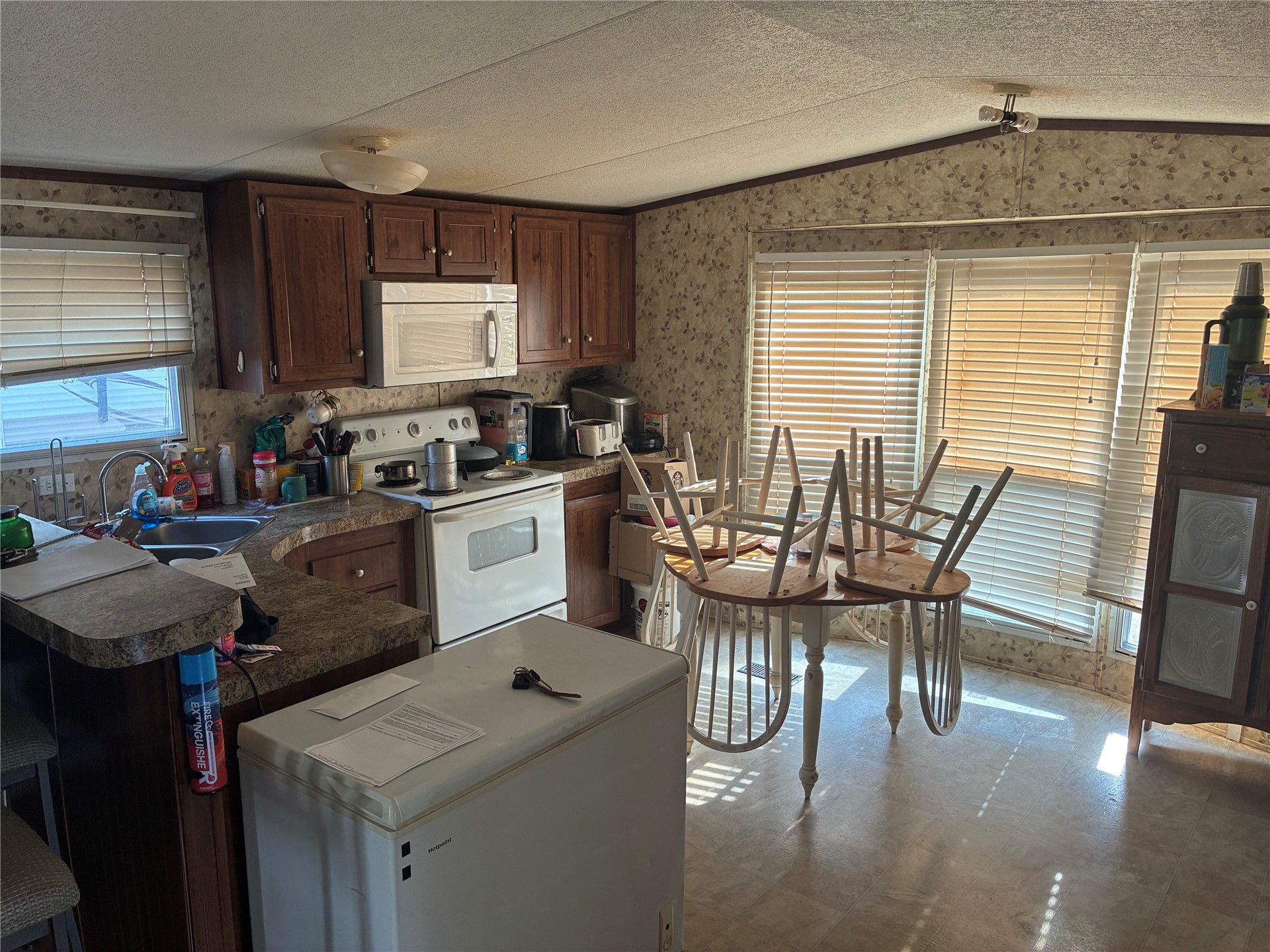 239 Berry Lane Property Photo 4
