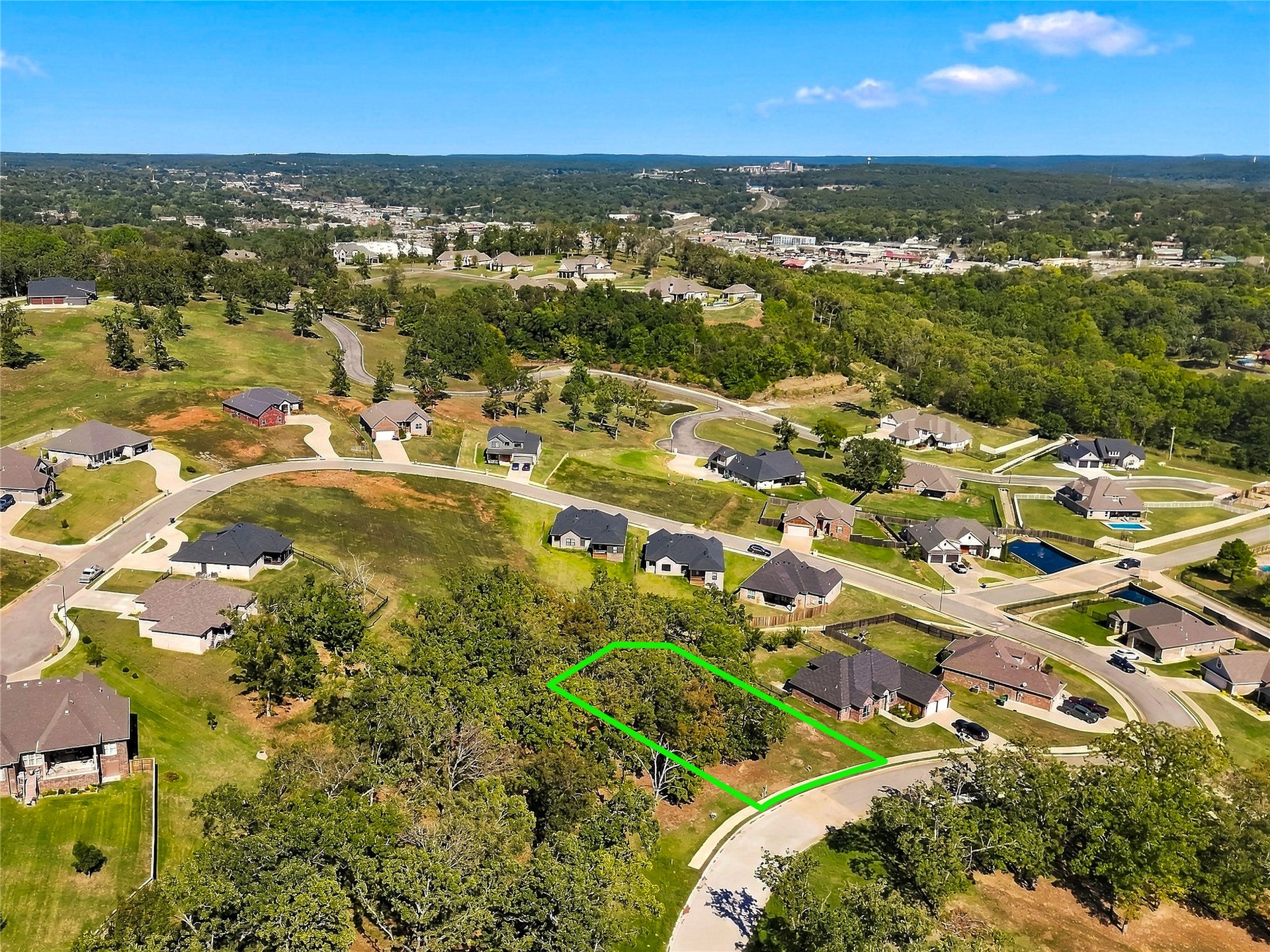 626 Woodlands Drive Property Photo 3
