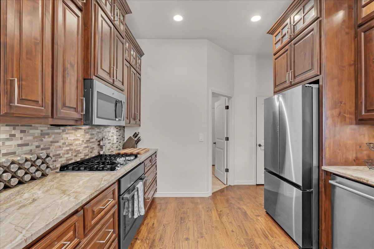 18621 E 43rd Place Property Photo 22