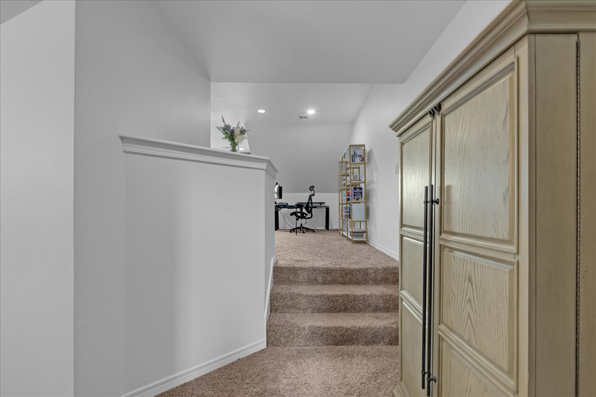 18621 E 43rd Place Property Photo 45