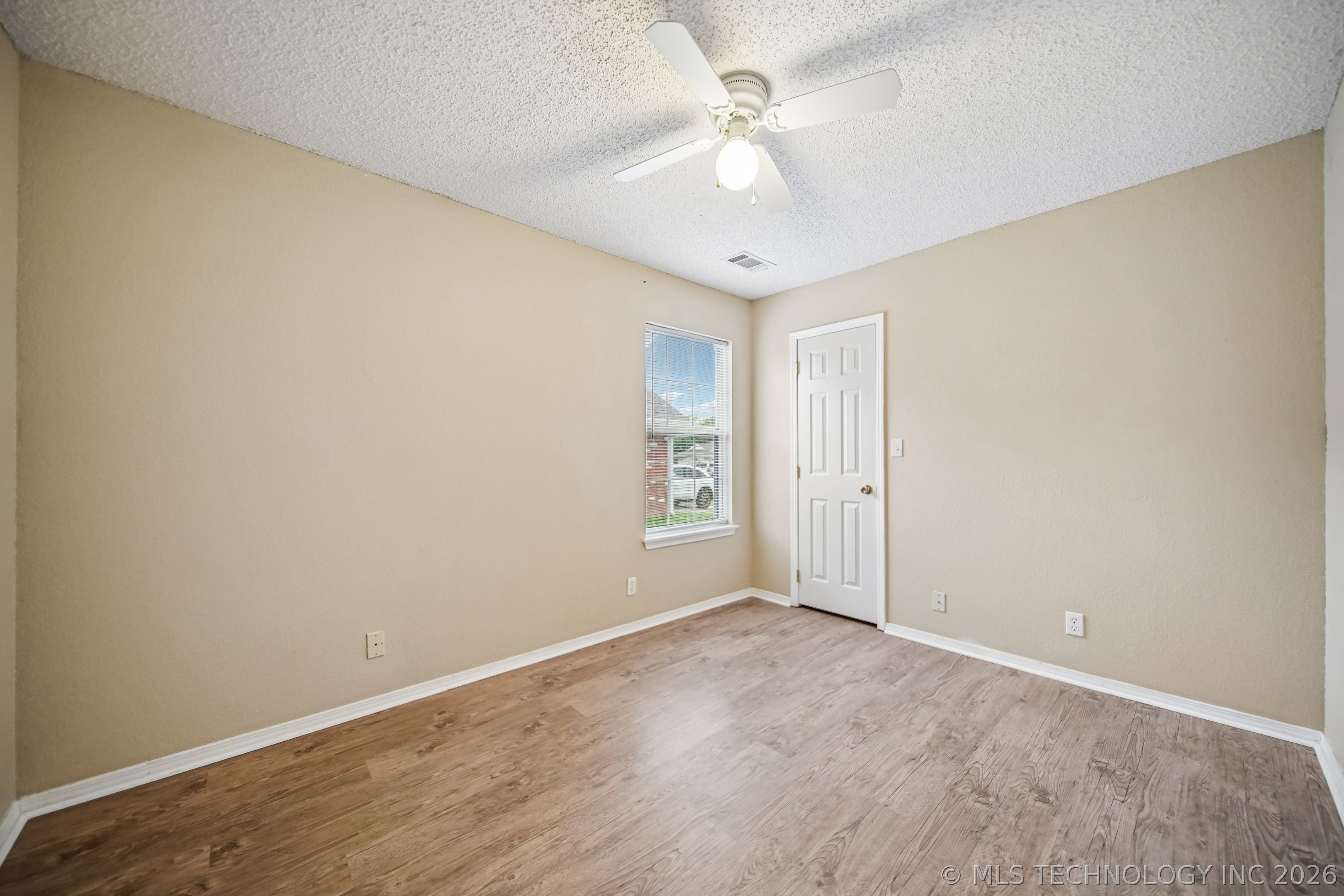 8237 N 127th East Avenue Property Photo 12
