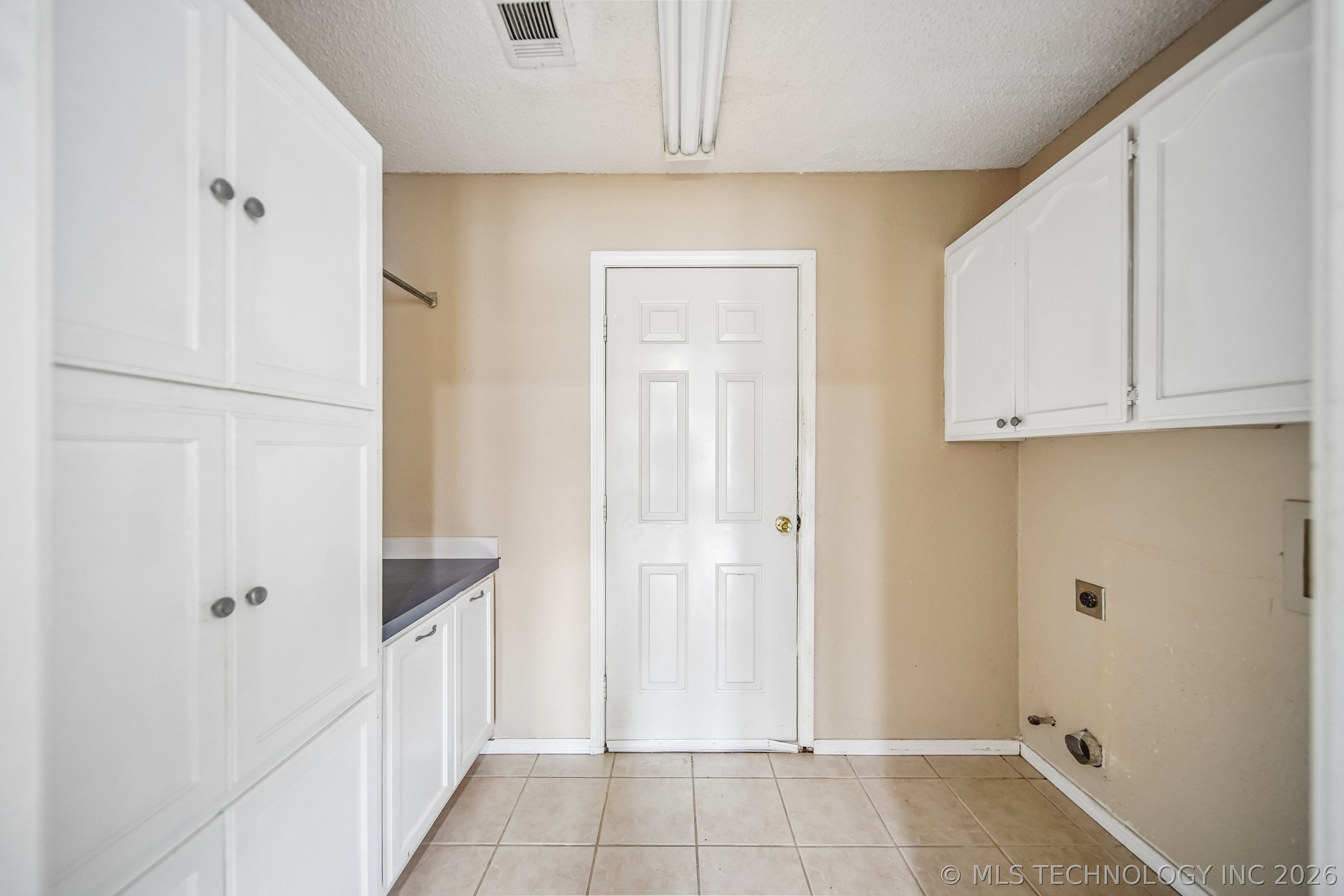 8237 N 127th East Avenue Property Photo 15
