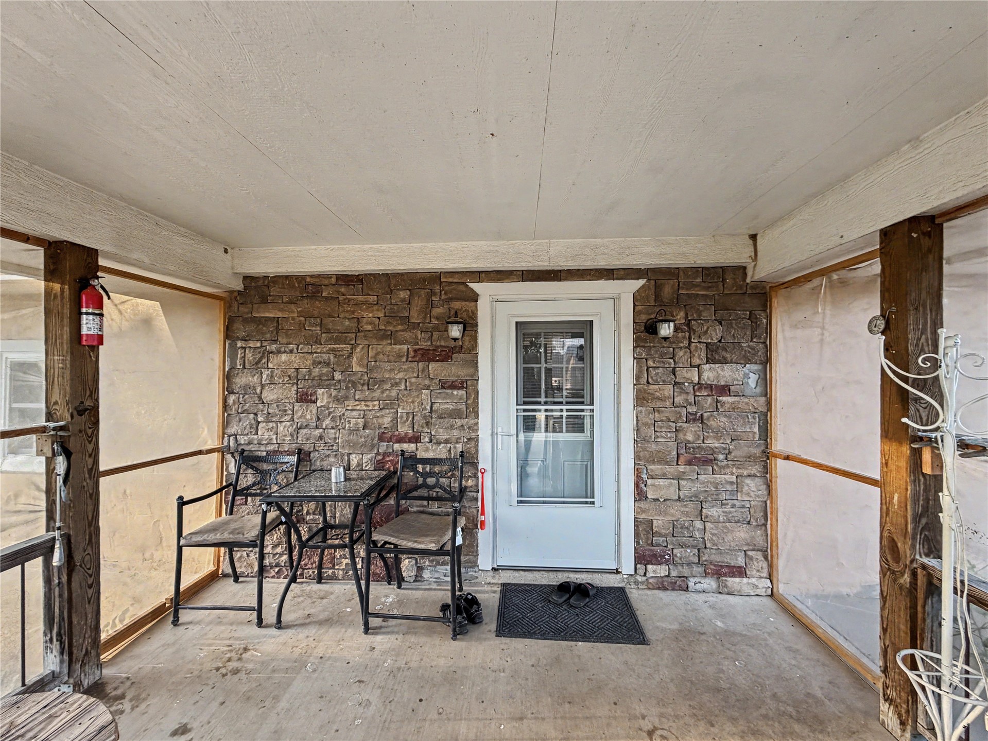 18098 N Vaughn Road Property Photo 11