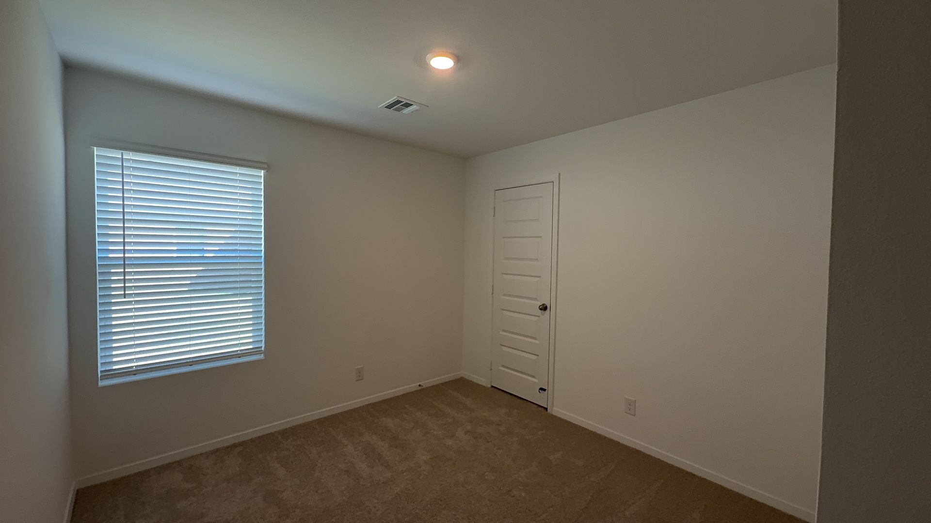 7304 S Maple Avenue Property Photo 16