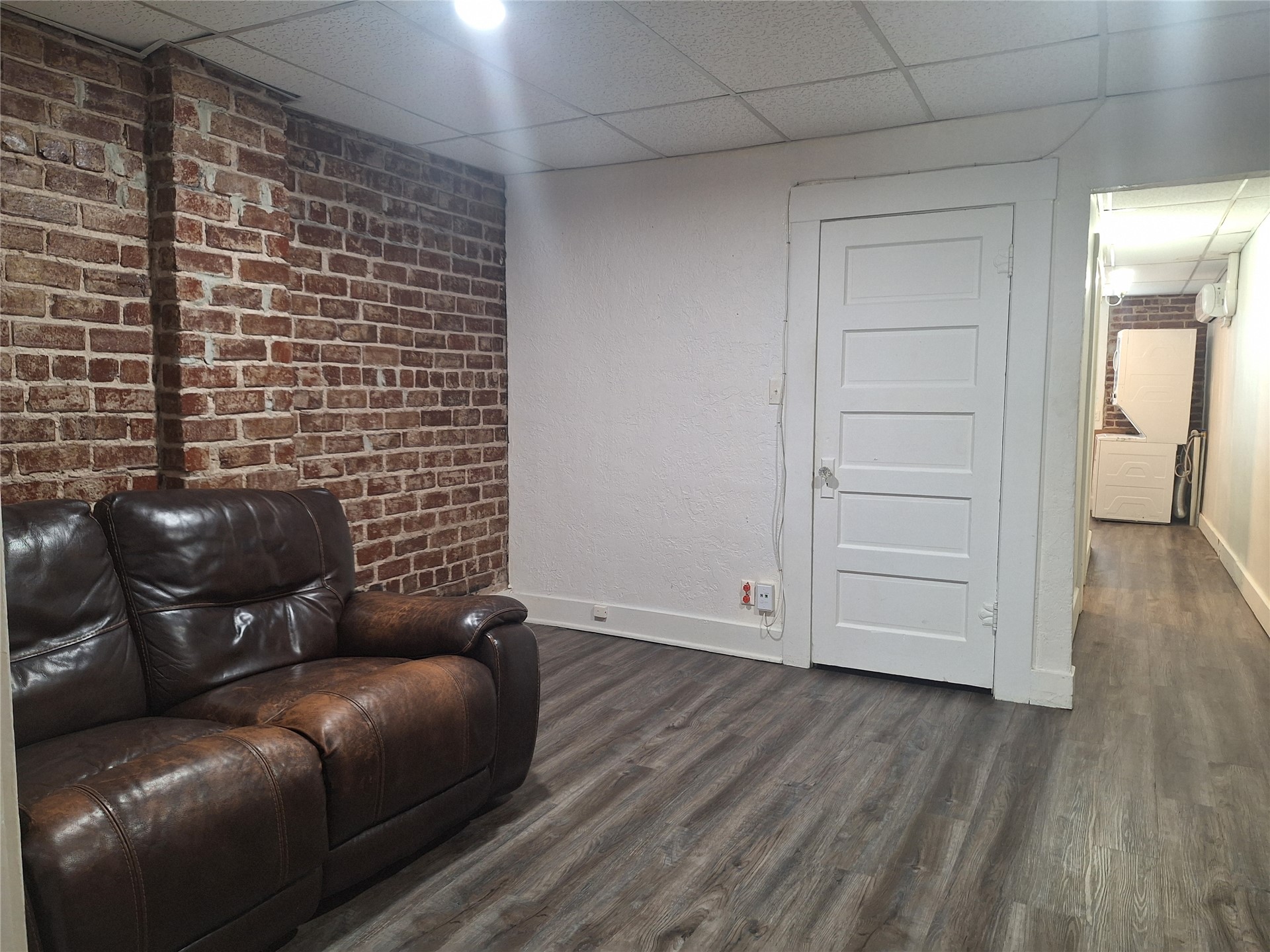 1124 W Main Street Property Photo 6