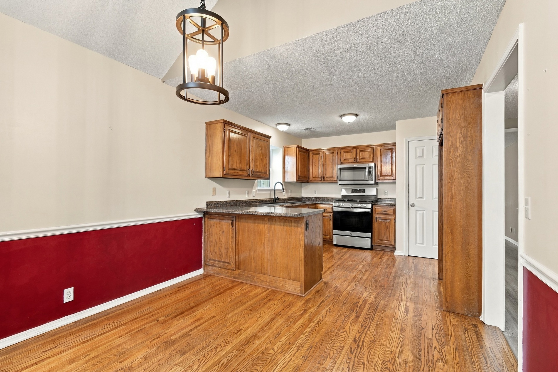 12504 E 82nd Place North Property Photo 10