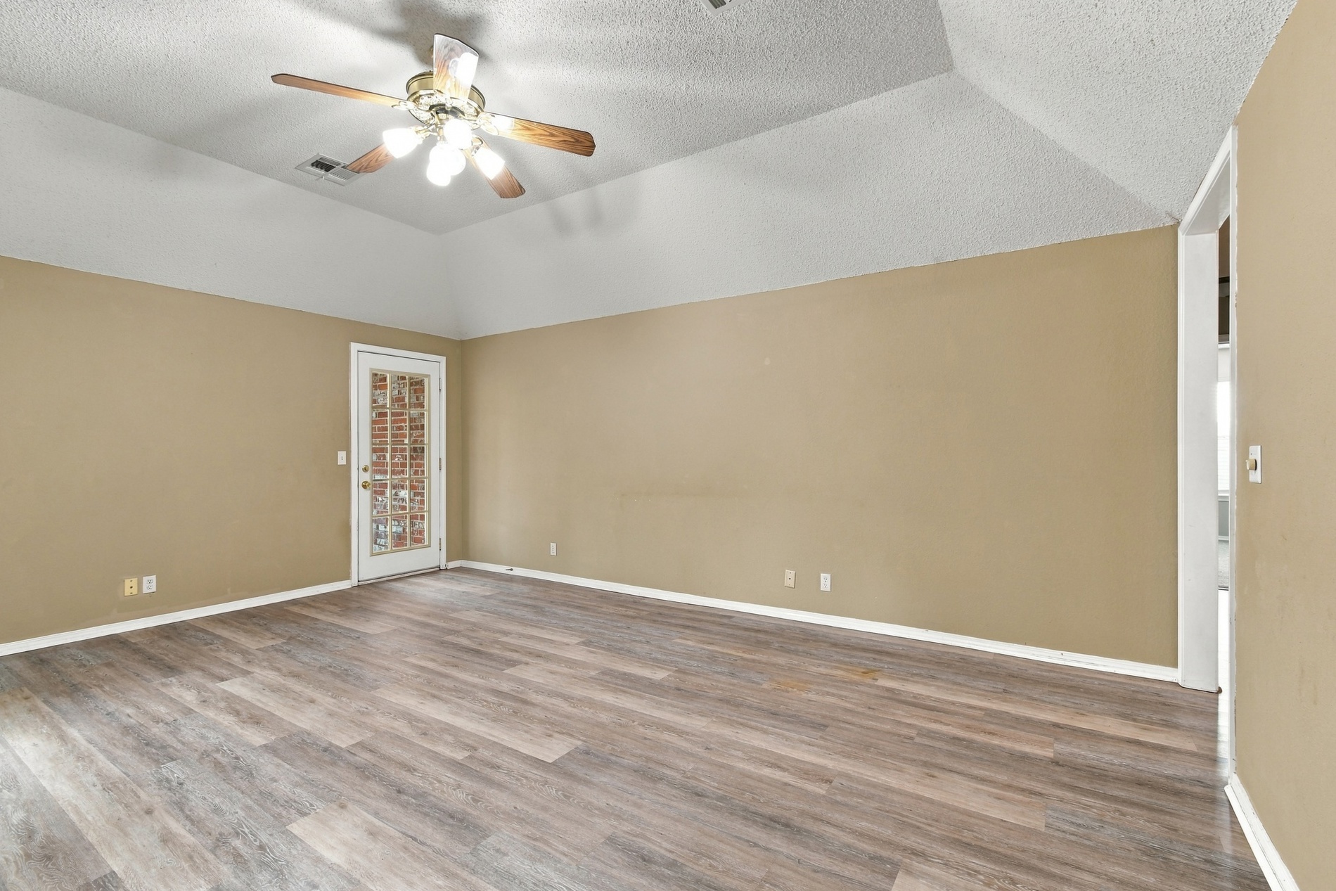 12504 E 82nd Place North Property Photo 18