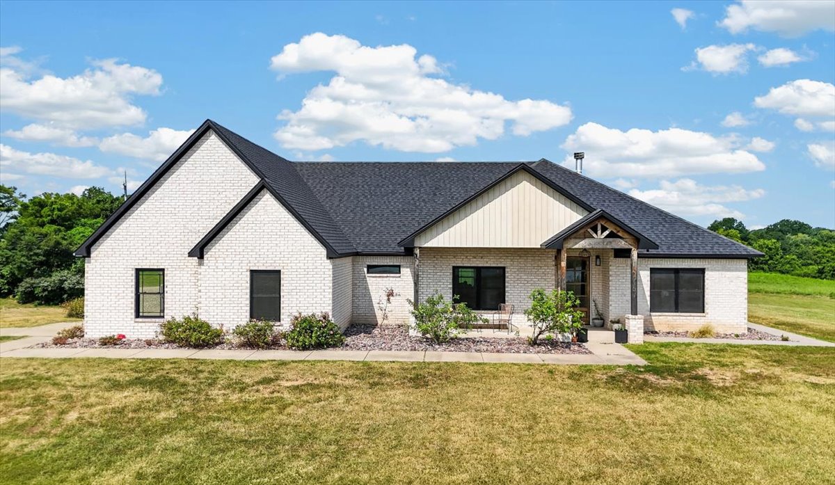 18695 Sand Plant Road Property Photo 1