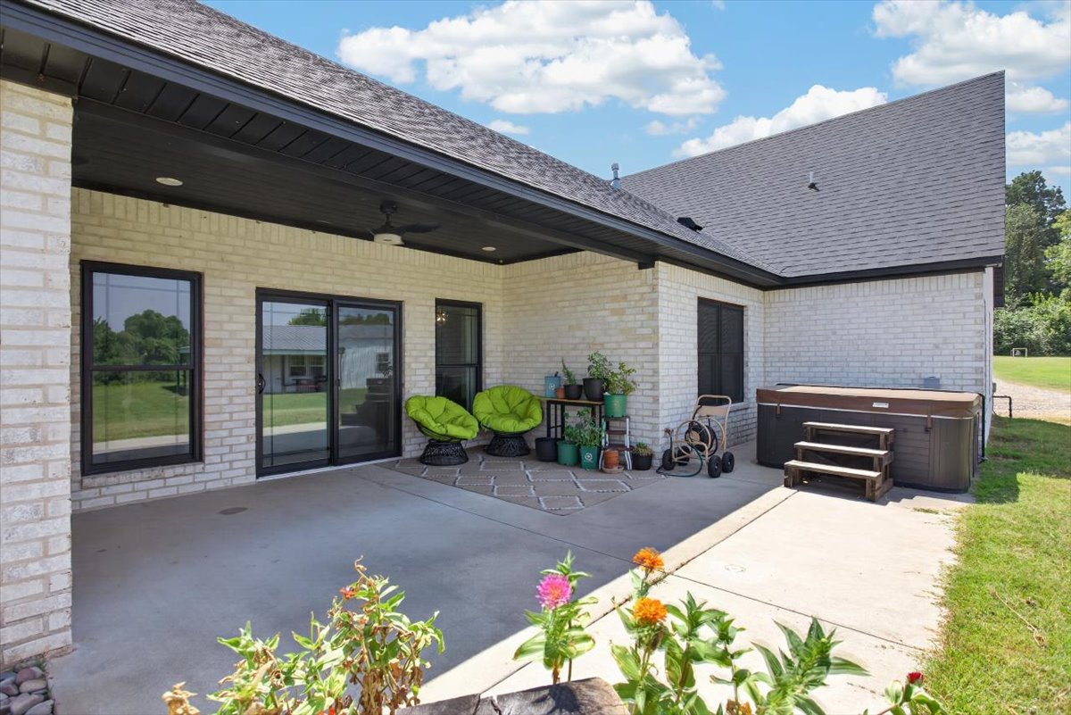 18695 Sand Plant Road Property Photo 7