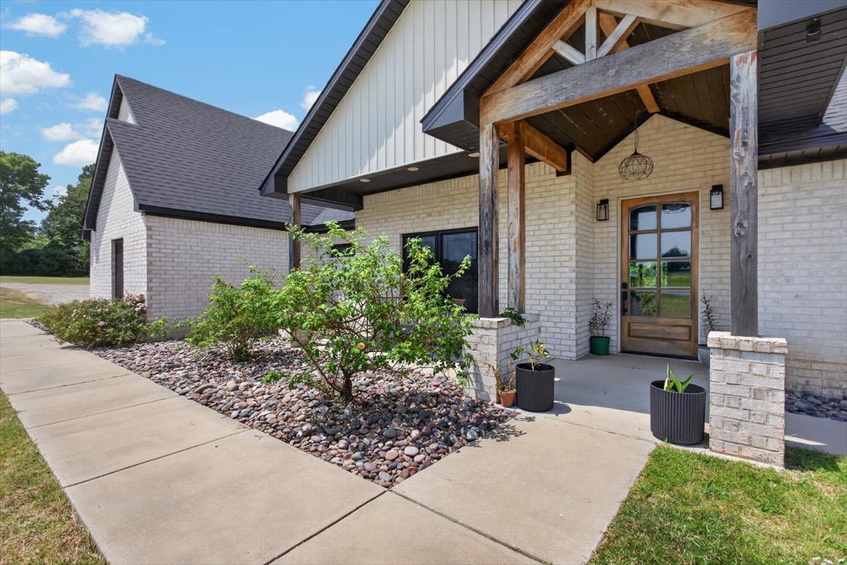 18695 Sand Plant Road Property Photo 11