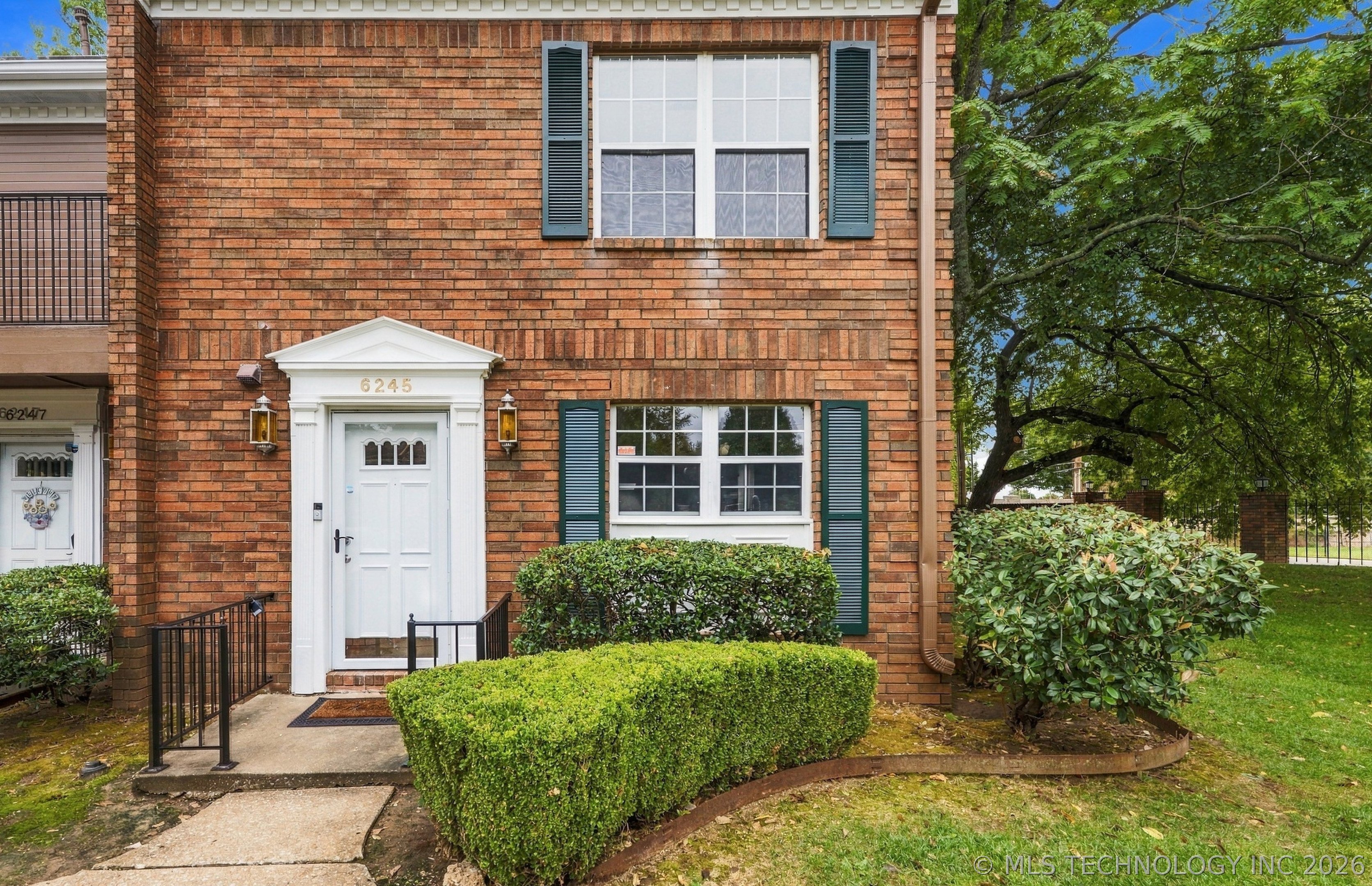 6245 S Yorktown Avenue 1 Property Photo 2