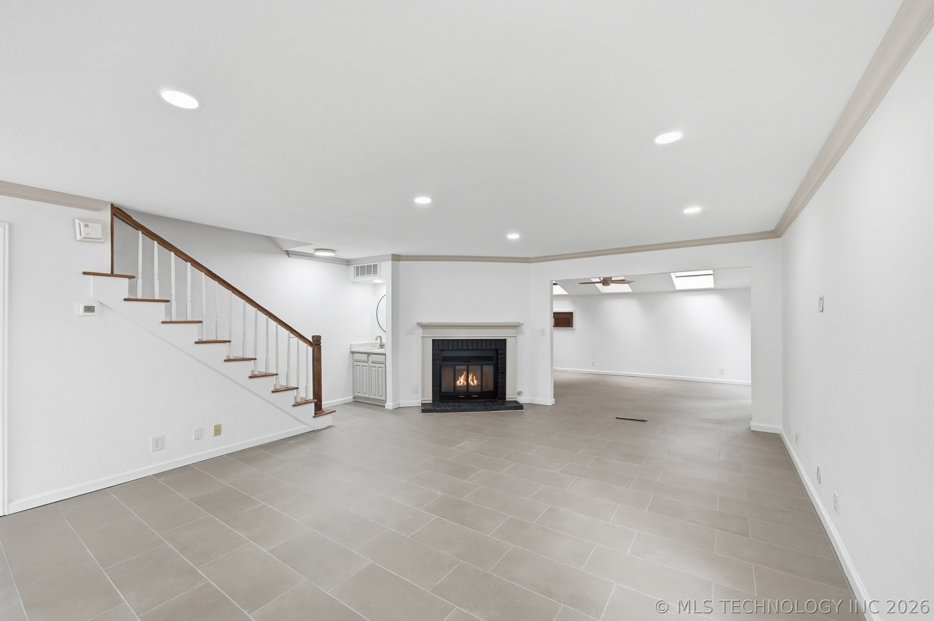 6245 S Yorktown Avenue 1 Property Photo 8