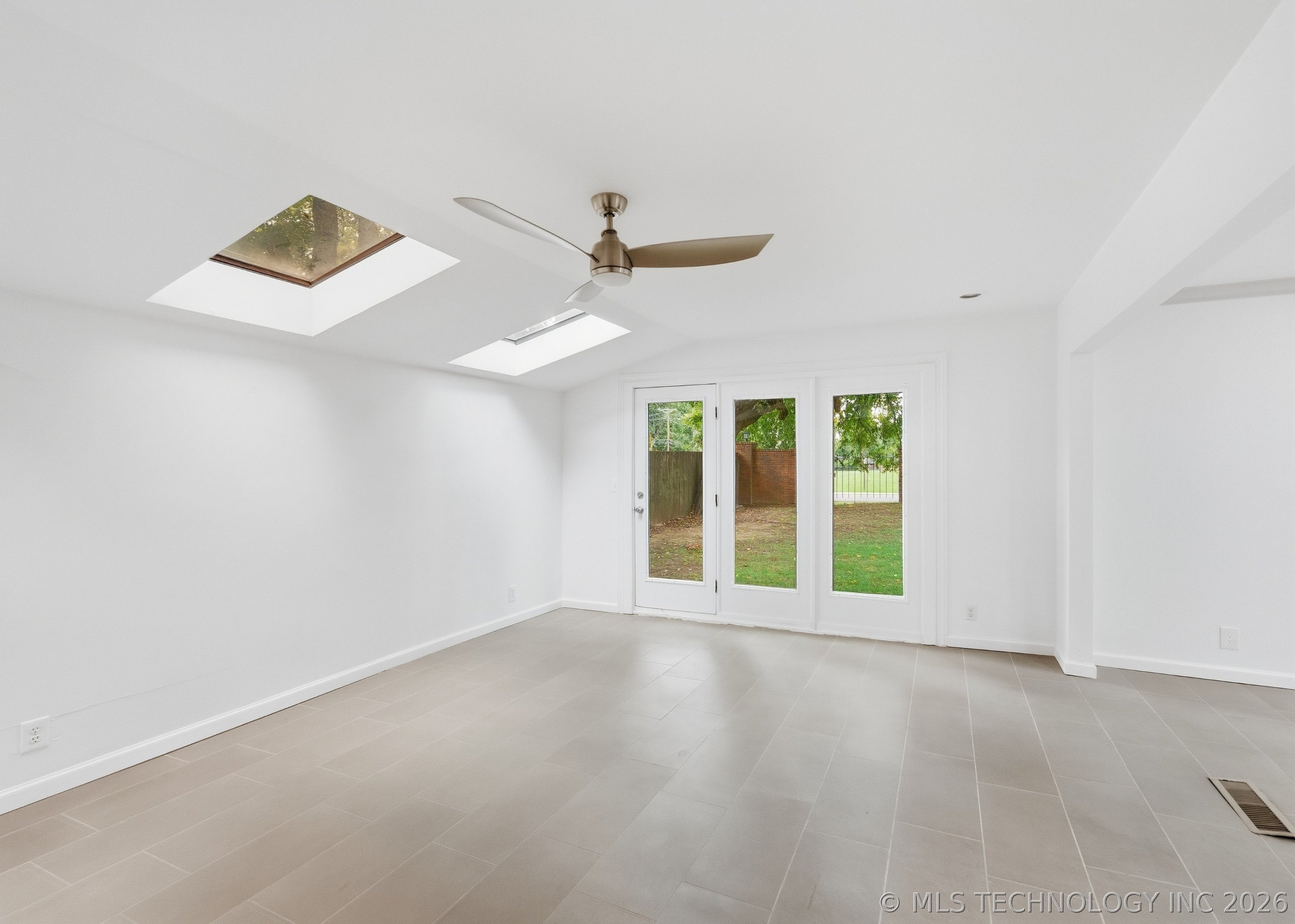 6245 S Yorktown Avenue 1 Property Photo 15