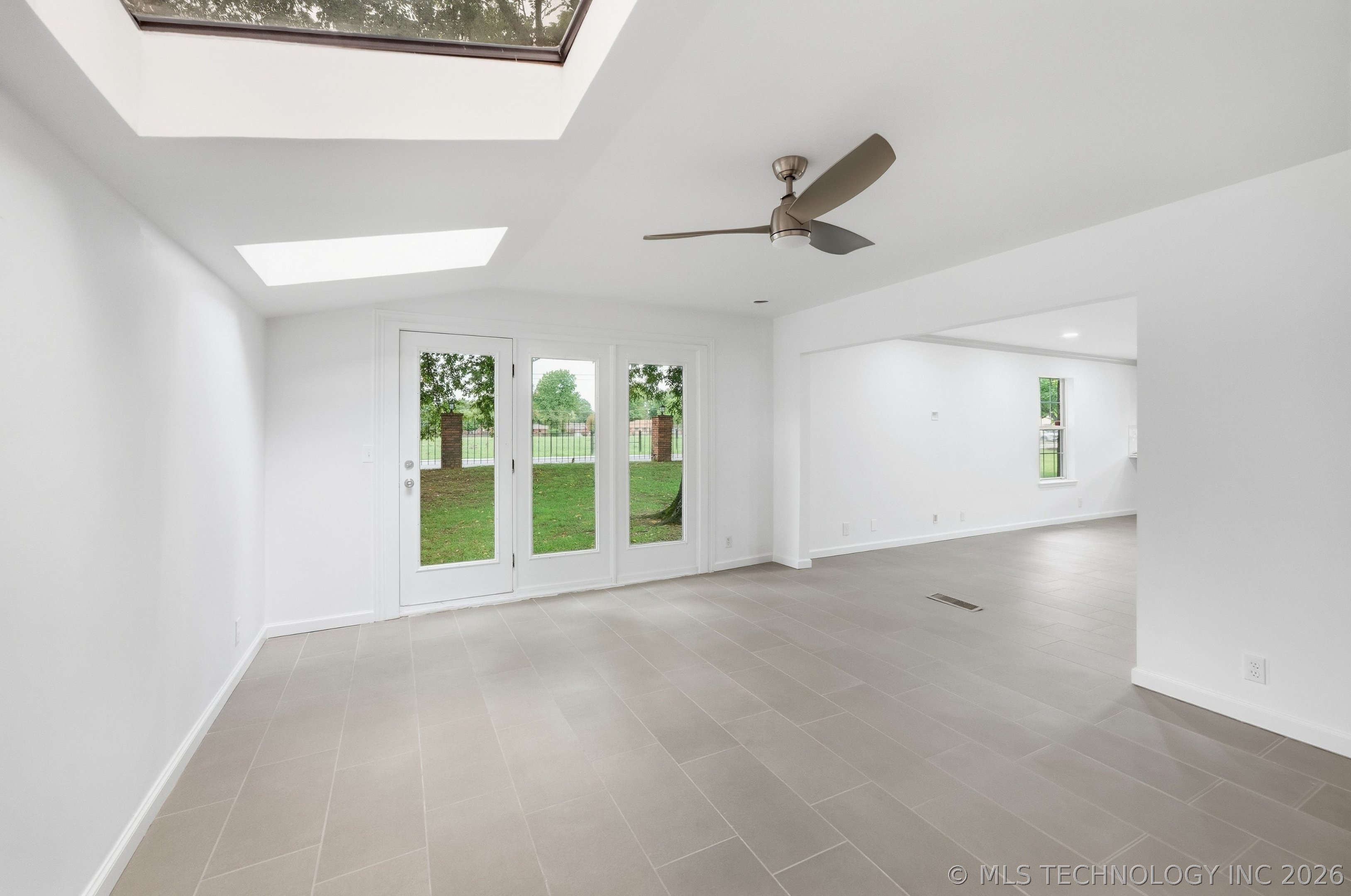 6245 S Yorktown Avenue 1 Property Photo 16