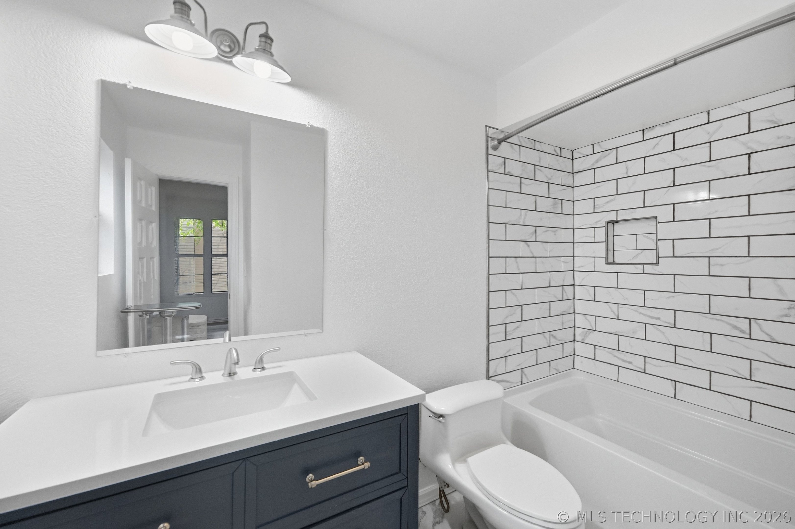 6245 S Yorktown Avenue 1 Property Photo 20