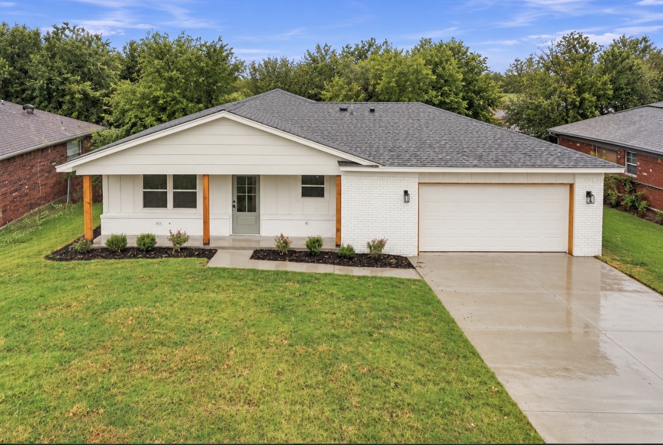 9019 49th Street Property Photo 1