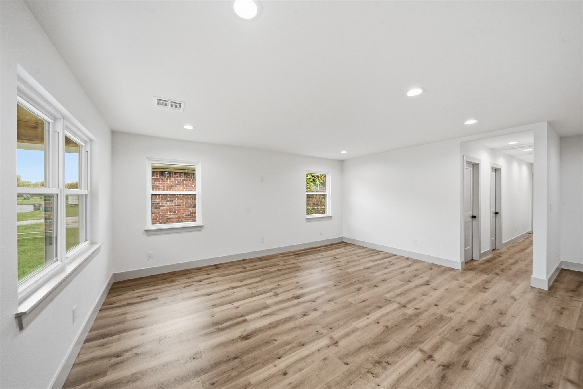 9019 49th Street Property Photo 5