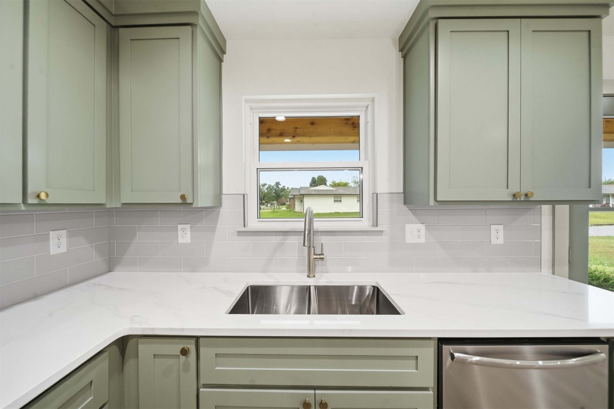 9019 49th Street Property Photo 16