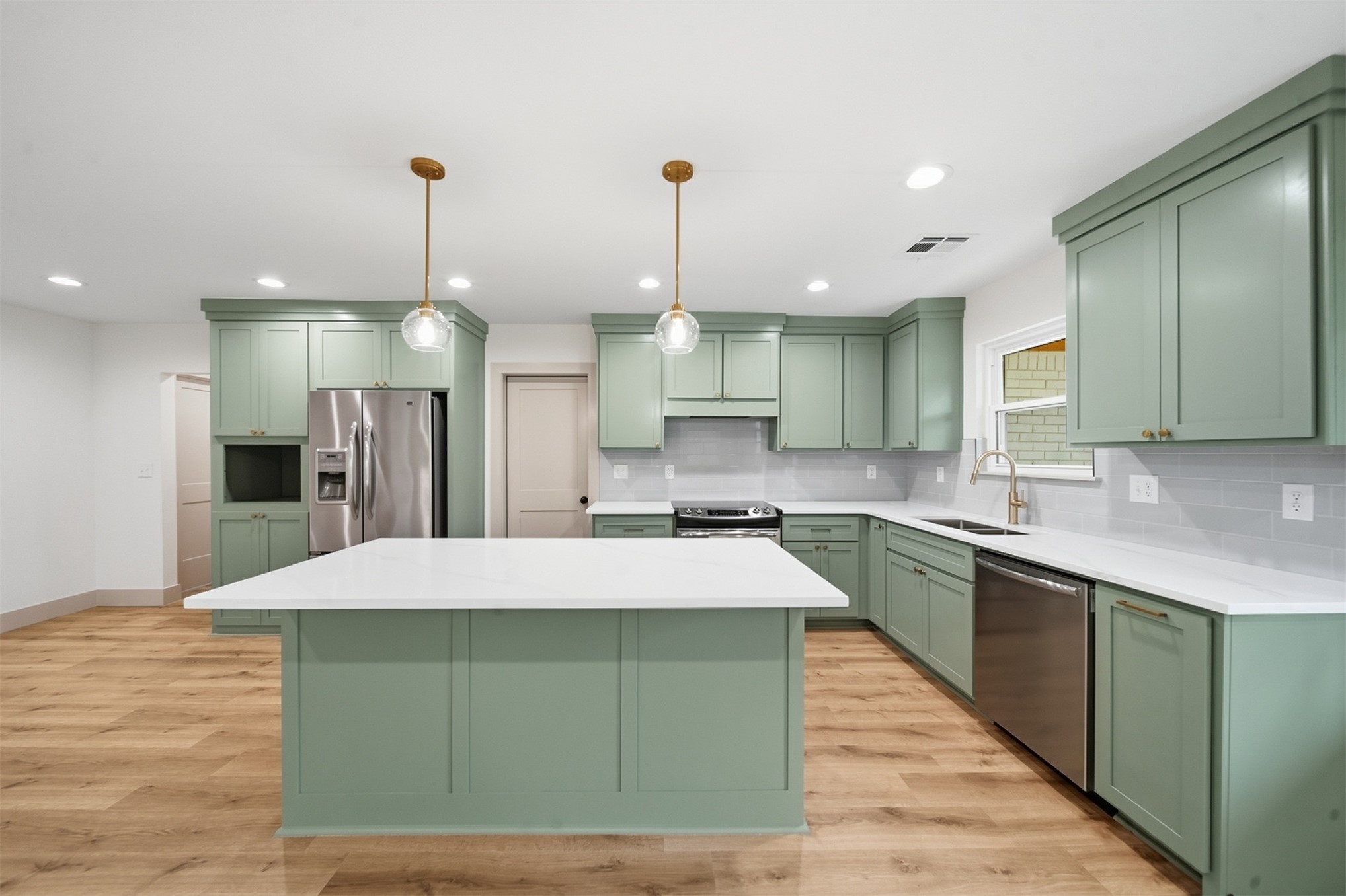 9019 49th Street Property Photo 18