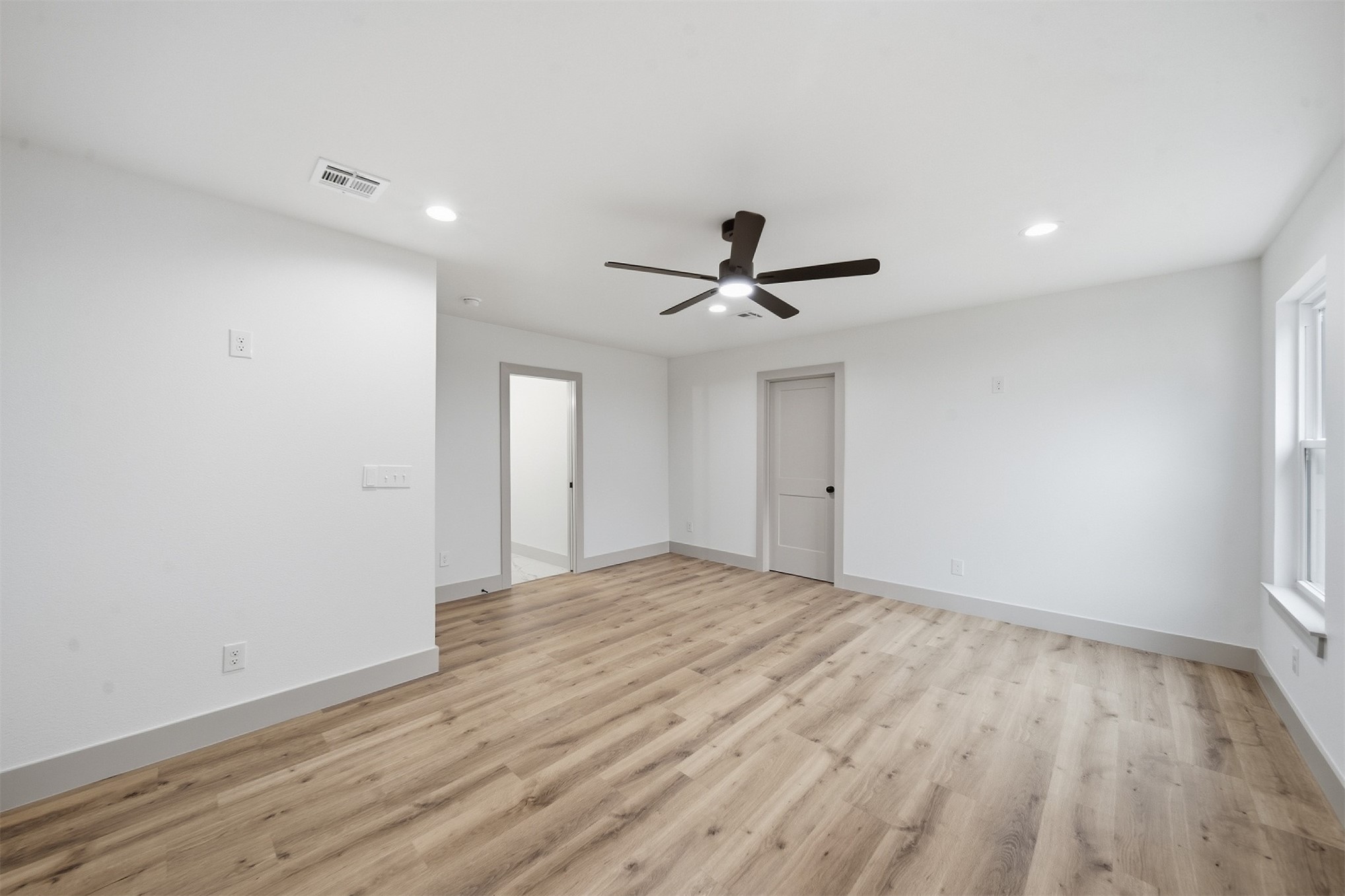 9019 49th Street Property Photo 21