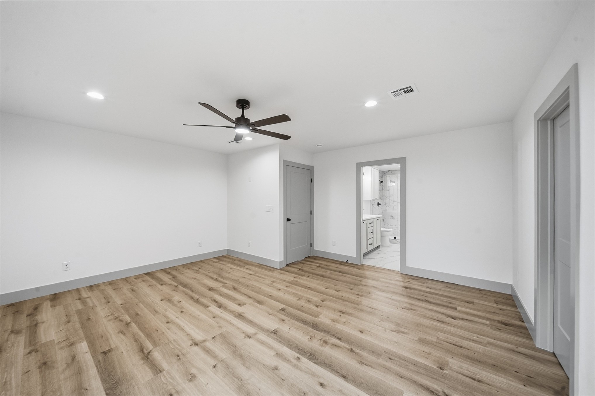 9019 49th Street Property Photo 22