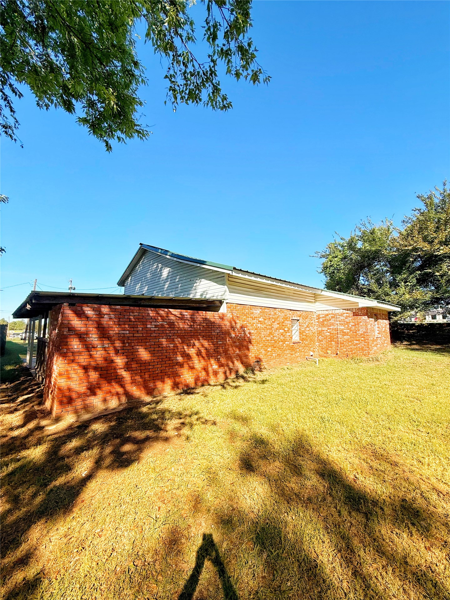 408 S Oliphant Property Photo 4