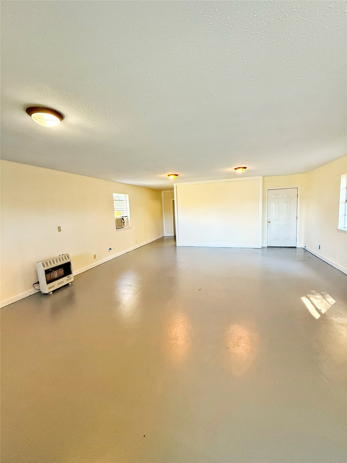 408 S Oliphant Property Photo 13