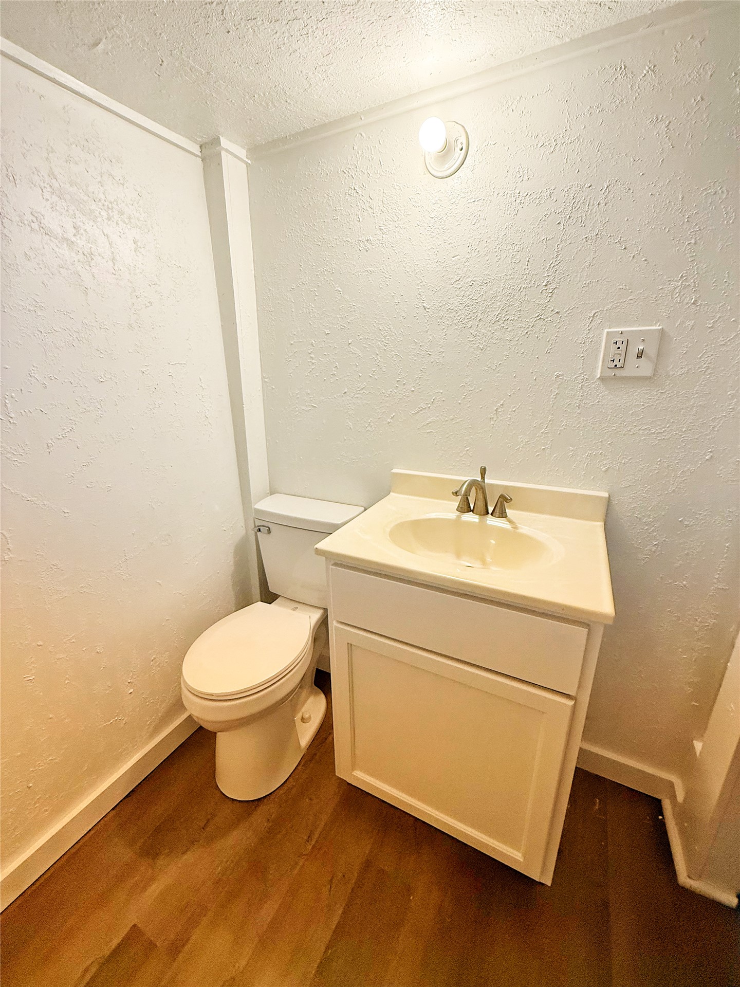 408 S Oliphant Property Photo 16