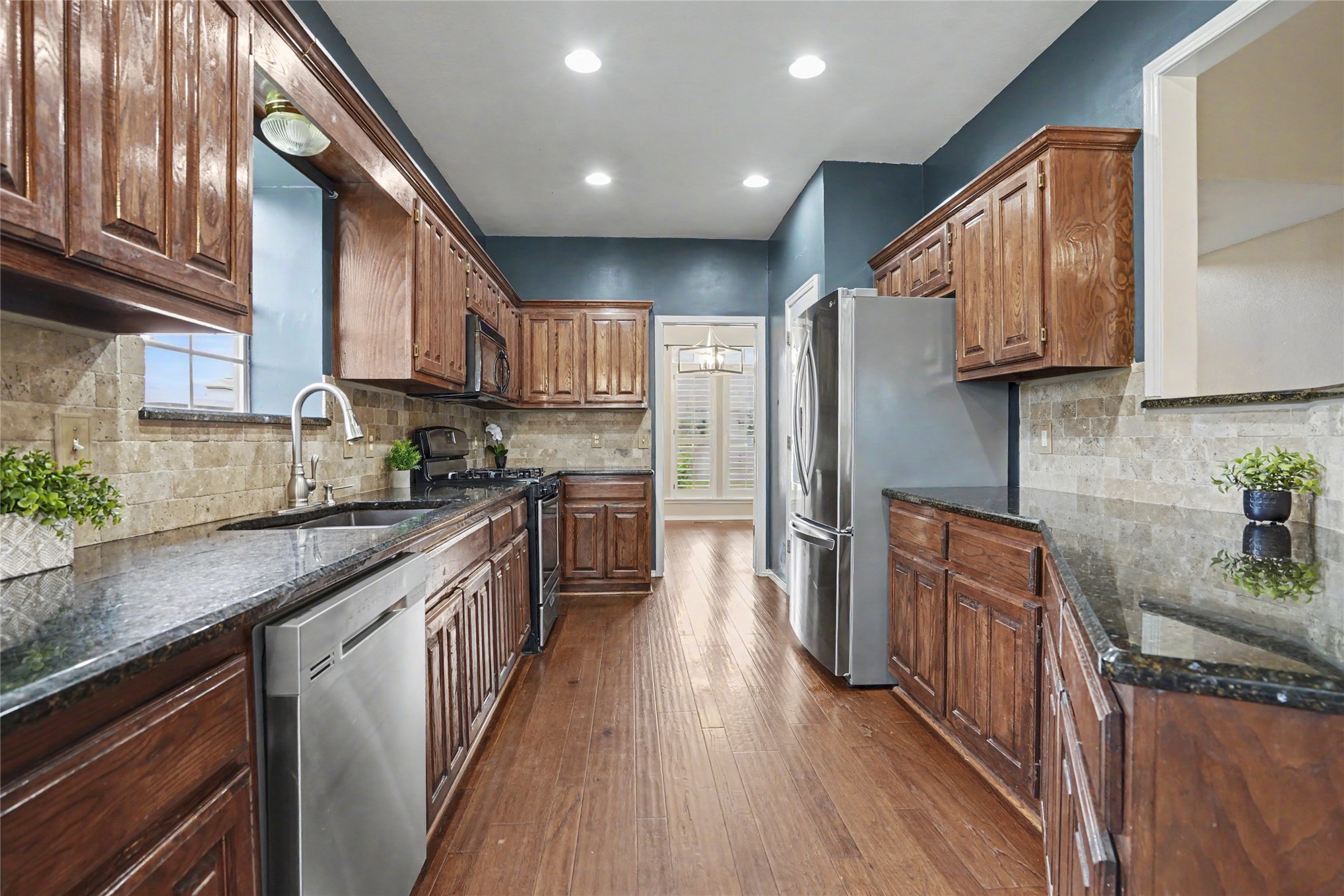 5412 S Narcissus Avenue Property Photo 11