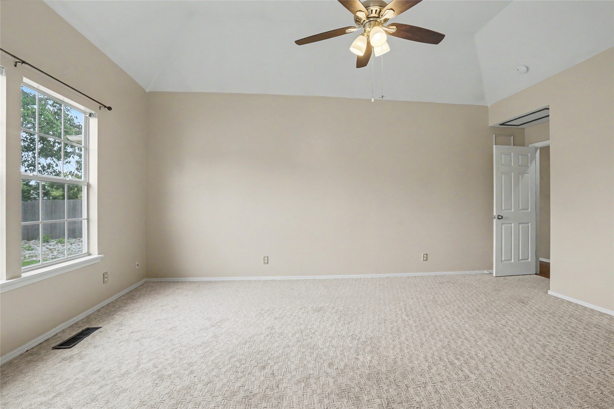 5412 S Narcissus Avenue Property Photo 15